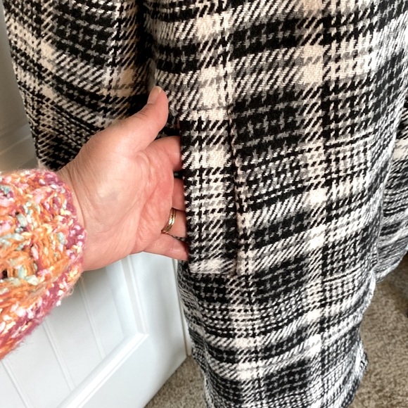 Longer Heavy Plaid Shacket - Picture 5 of 10